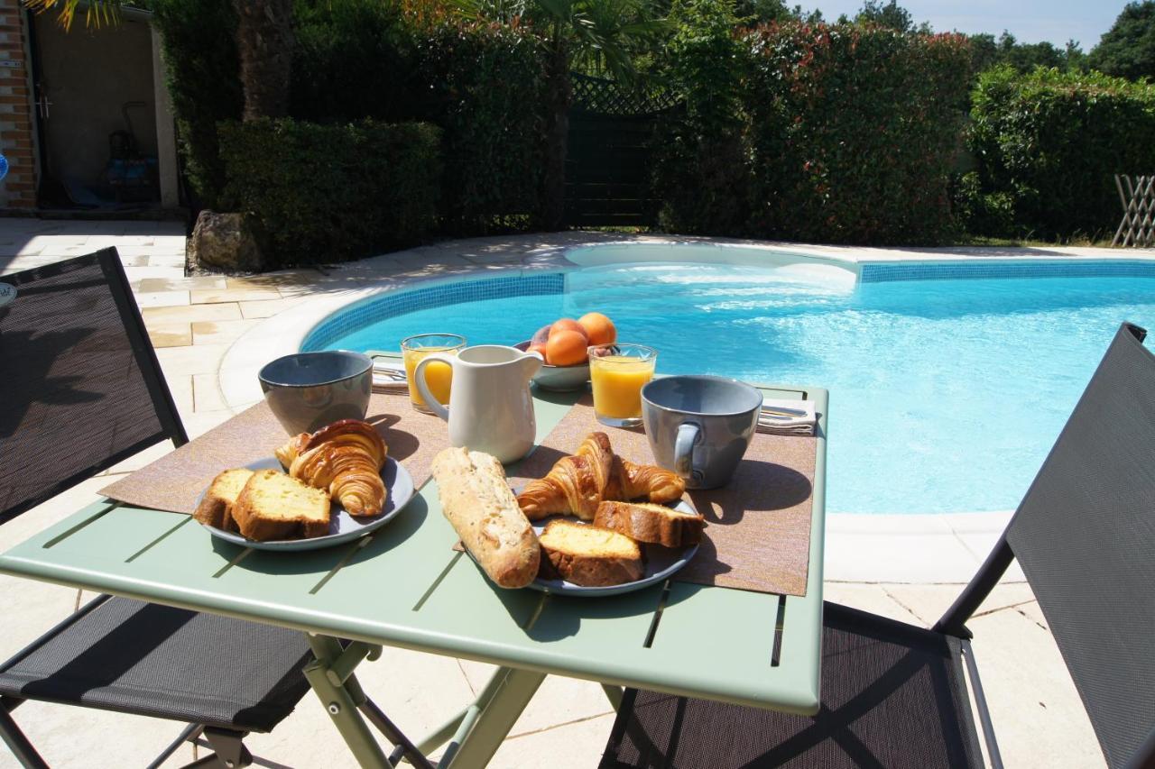 Chambres D Hotes De La Mauguiniere Neuille-le-Lierre ภายนอก รูปภาพ